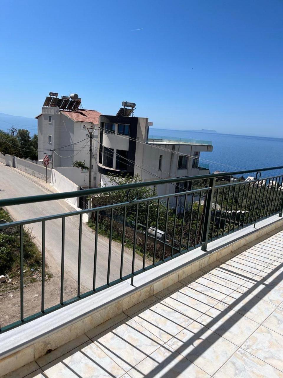 Harmony Apartments Dhërmi Buitenkant foto